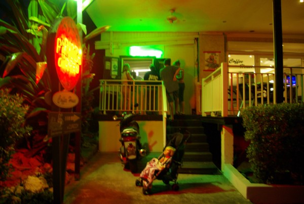 Pizza Dan's... always busy. Piper was sleepy and seemed hypnotized by the florescent lights.